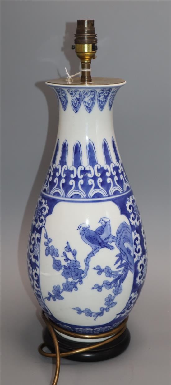 A modern Chinese blue and white lamp height 41cm excl. fittings